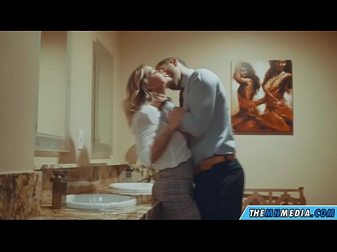 ❤️ Nuair a bhios fionn mòr gad mhealladh ann an seòmar fois poblach Bhidio gnè aig porn gd.porno-negrov.ru